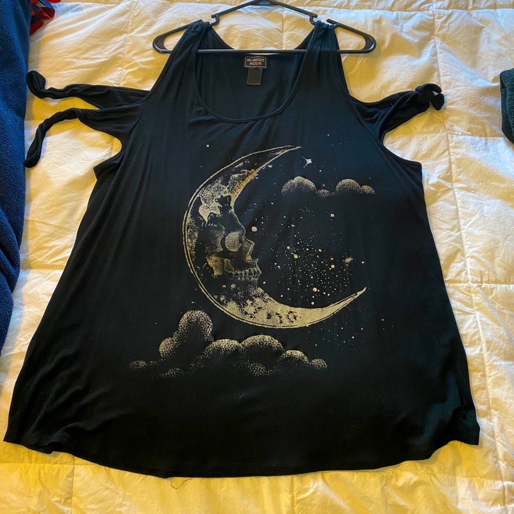 Hot Topic Moon Cold-Shoulder Tank
